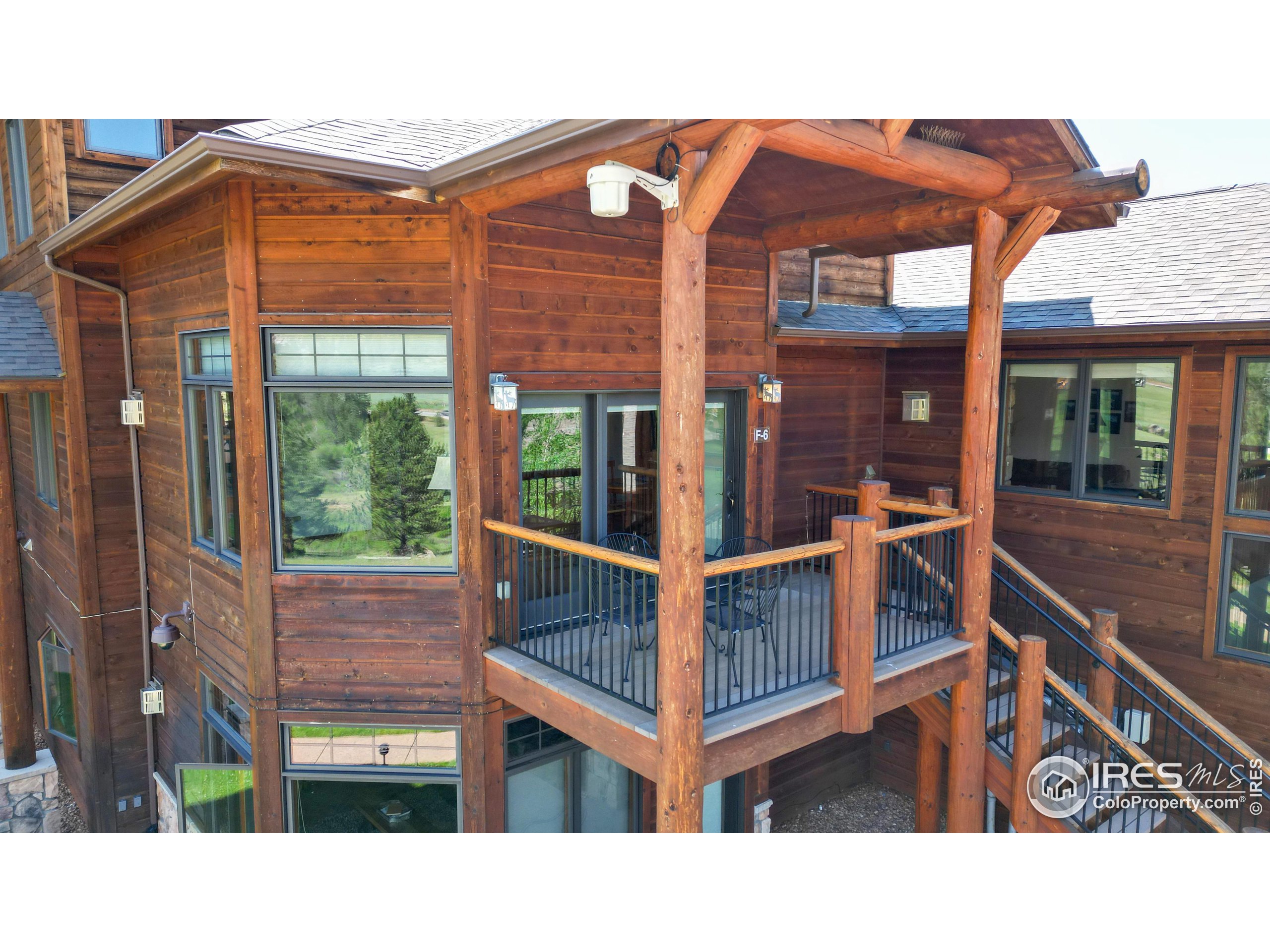 221 Twin Owls Ln