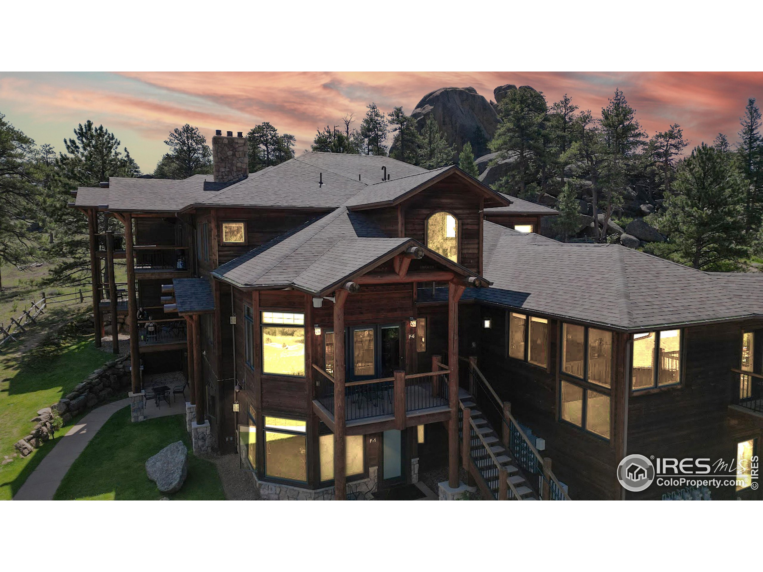 221 Twin Owls Ln
