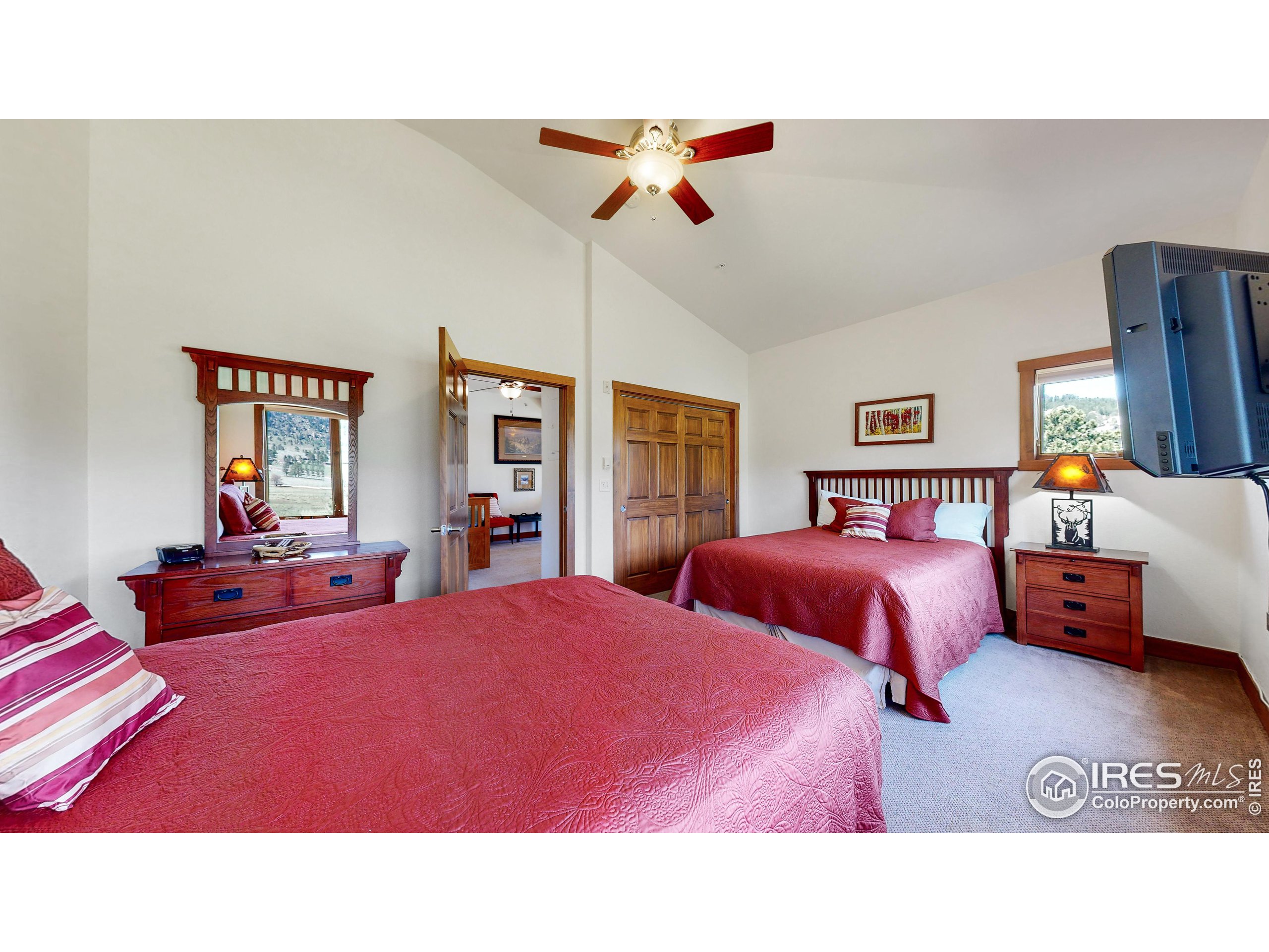 221 Twin Owls Ln