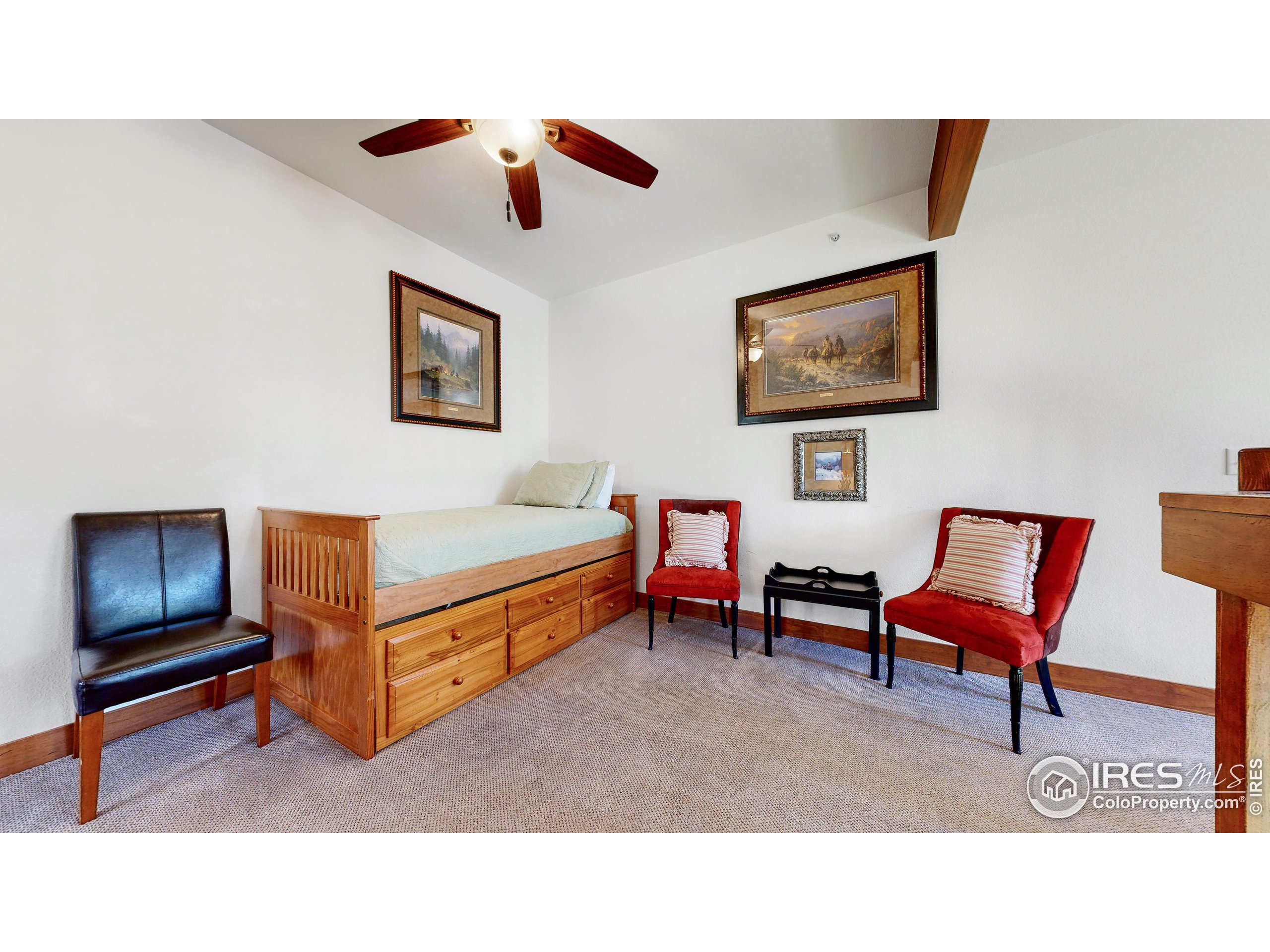 221 Twin Owls Ln