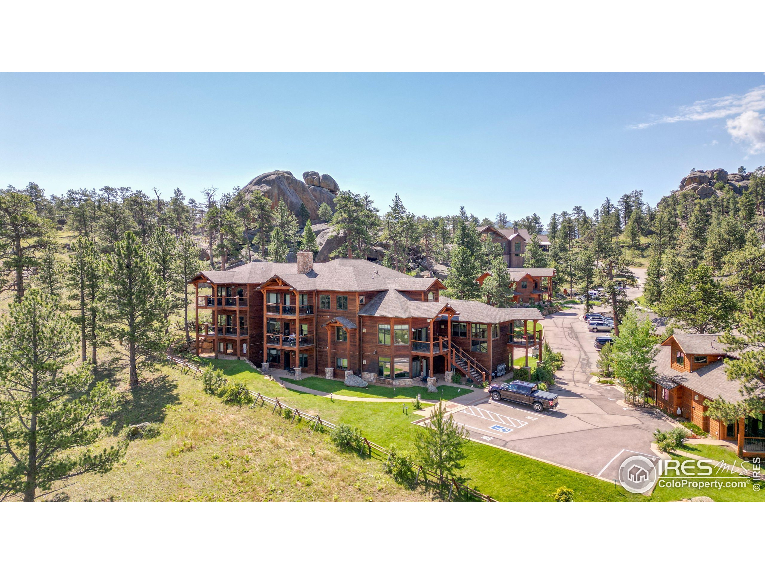 221 Twin Owls Ln