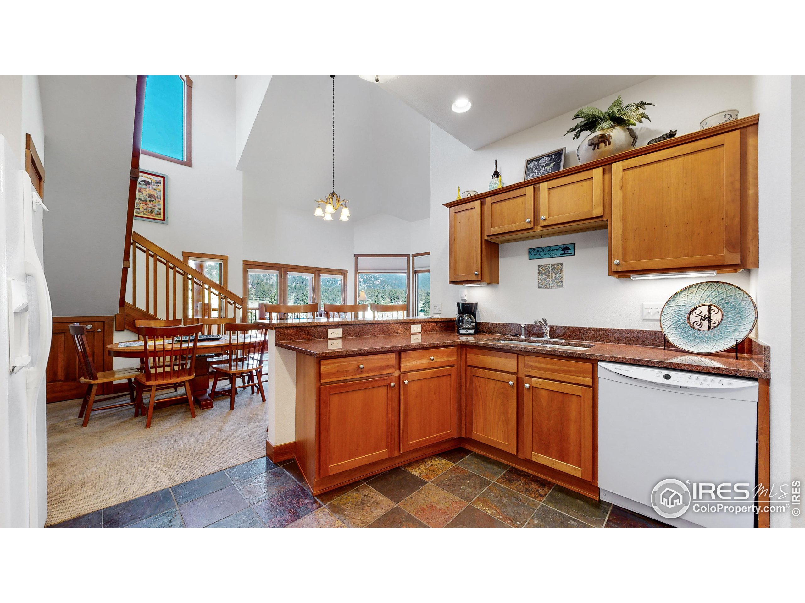 221 Twin Owls Ln