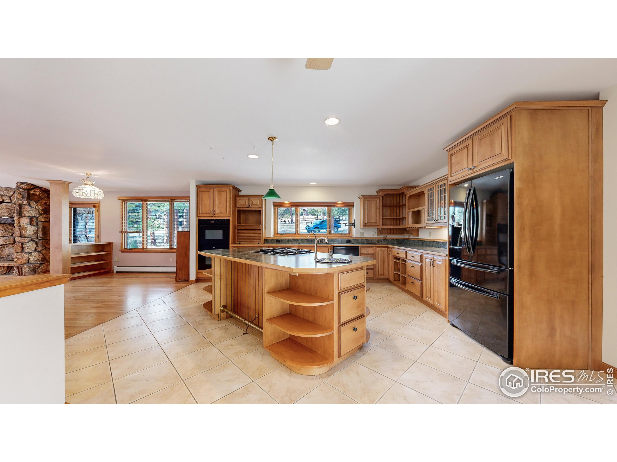 1710 Twin Dr