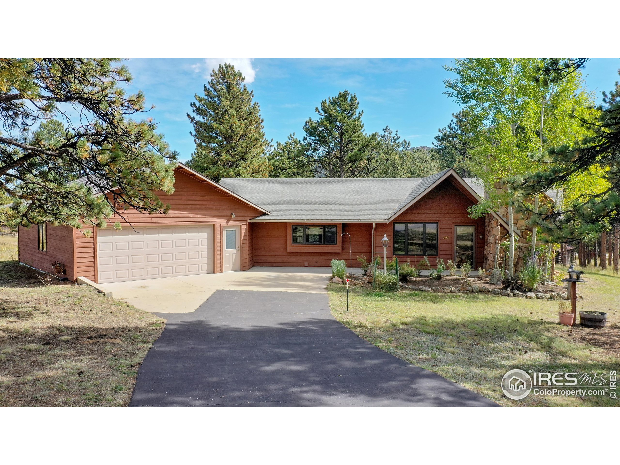 1710 Twin Dr
