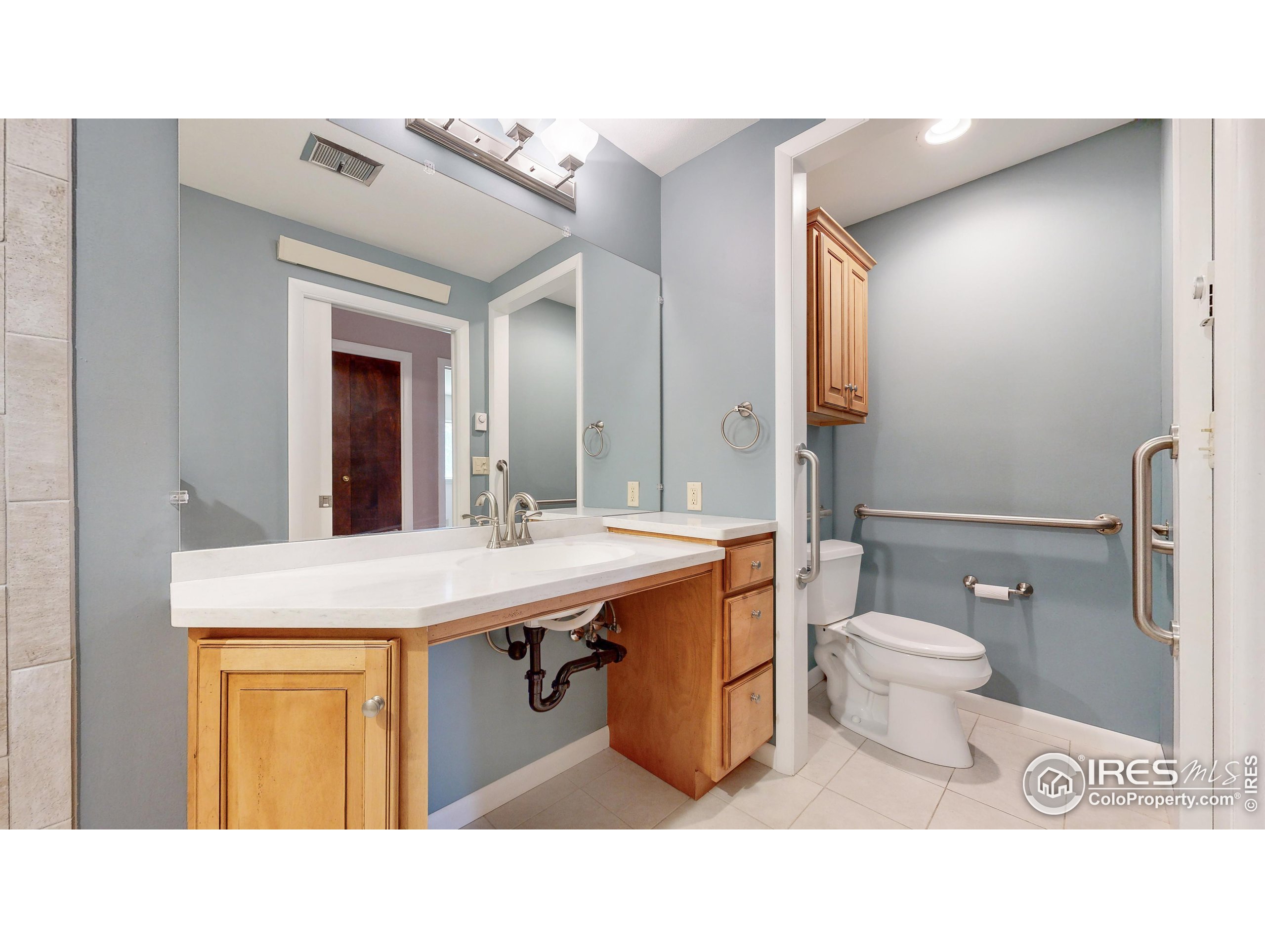 1710 Twin Dr