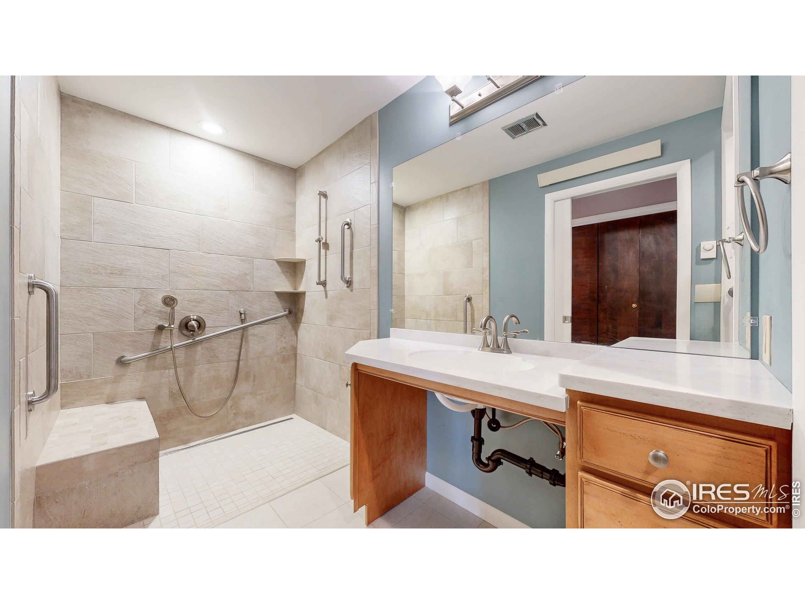 1710 Twin Dr