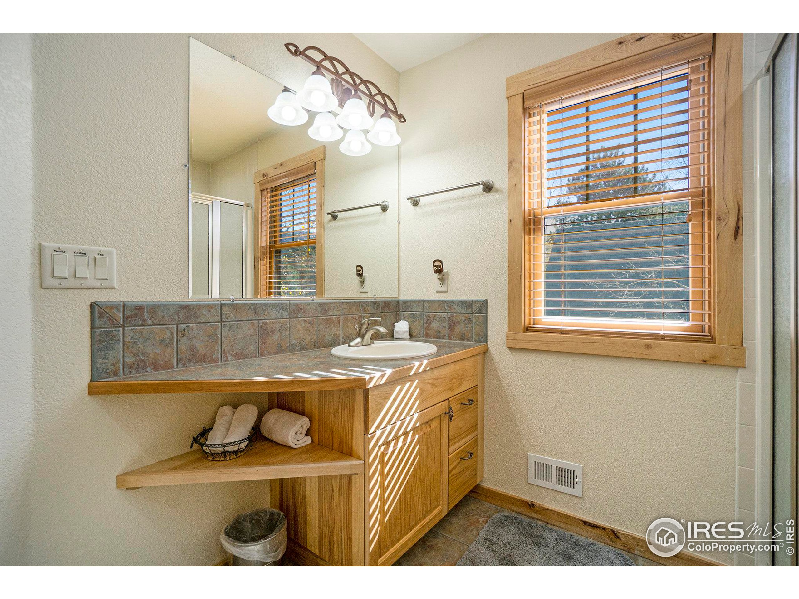 1875 Sketch Box Ln 3