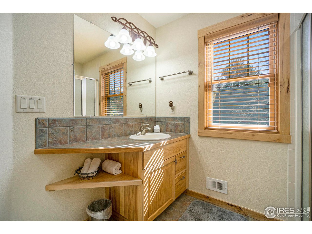 1875 Sketch Box Ln 3