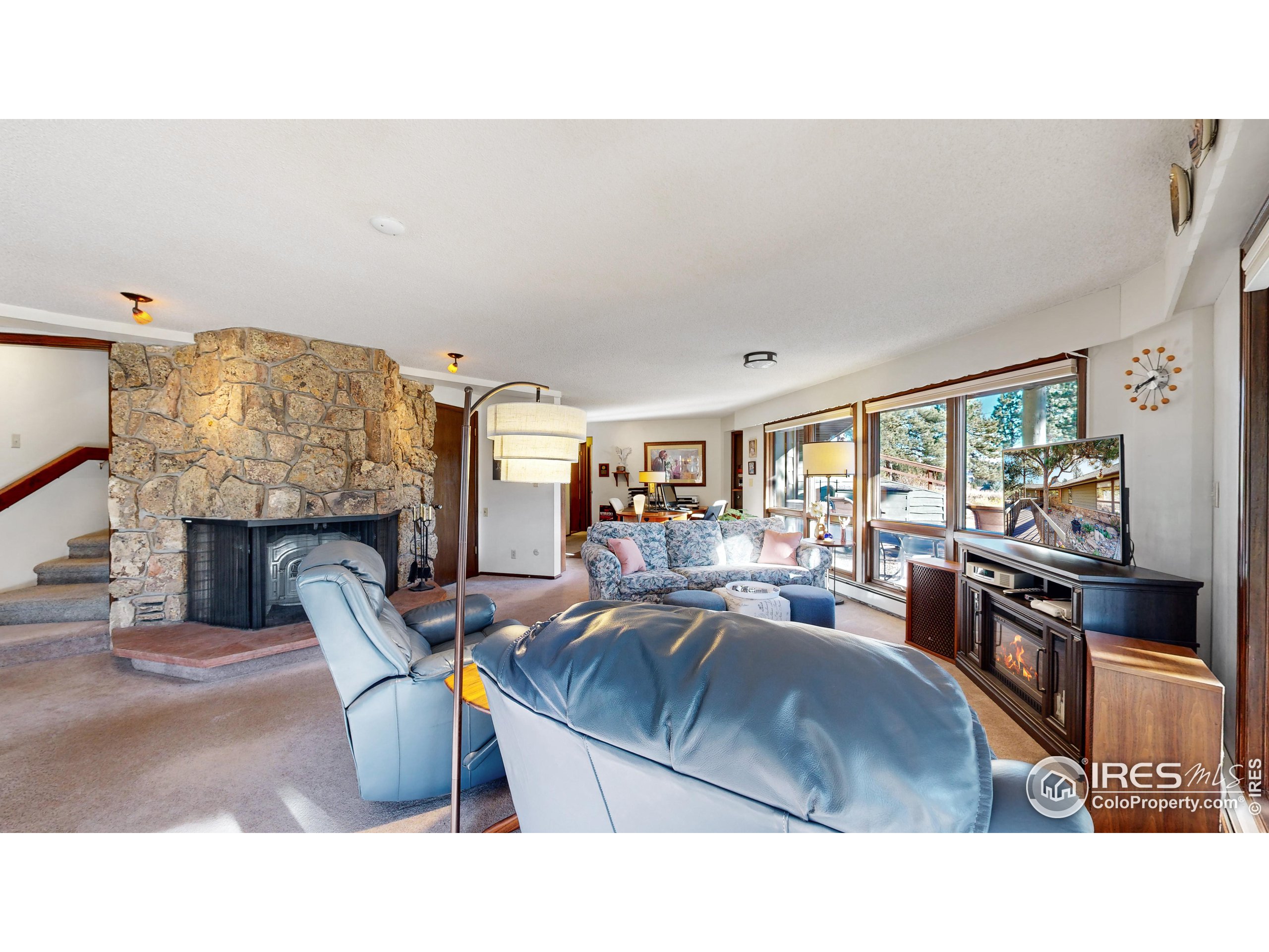 1530 Sunny Mead Ln