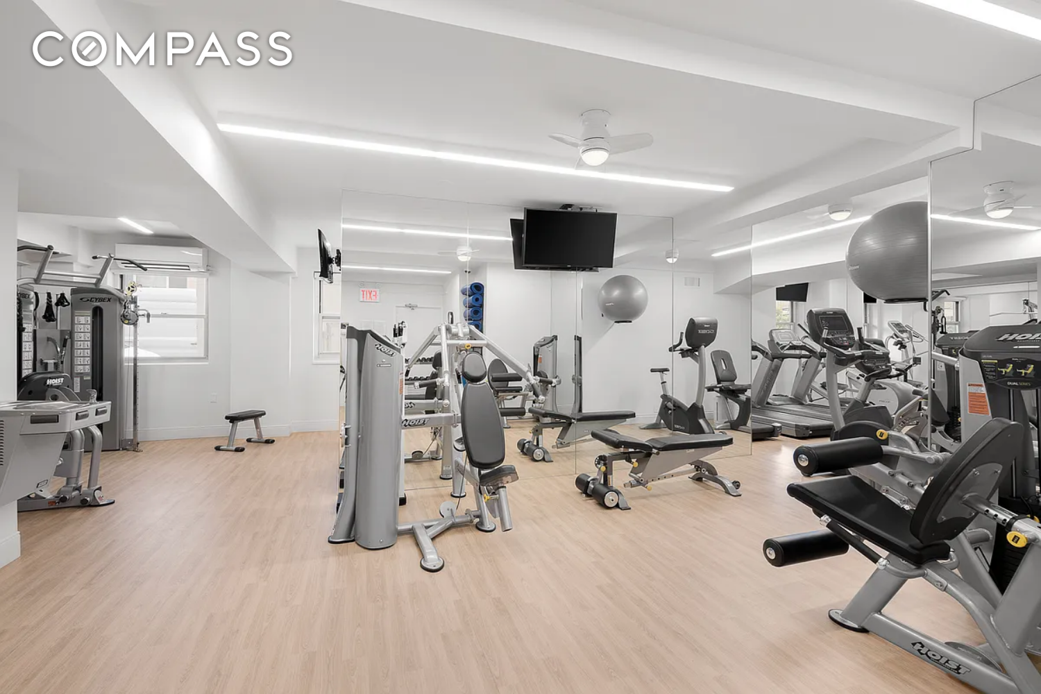 45 Sutton Place S PHI