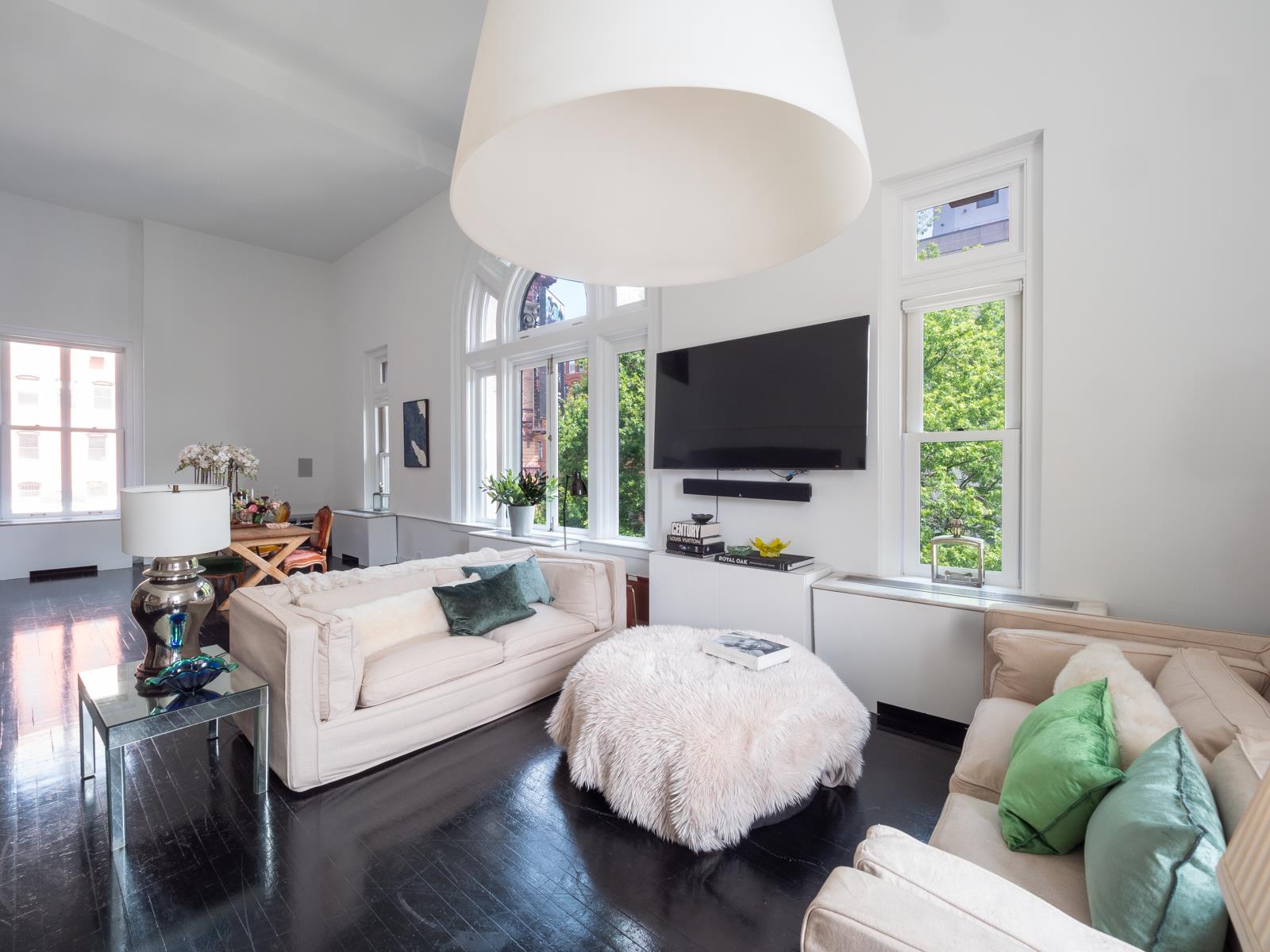 240 CENTRE Street Unit: 4N