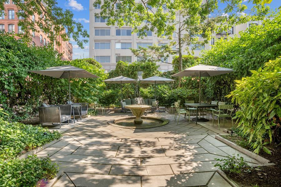 240 CENTRE Street Unit: 4N