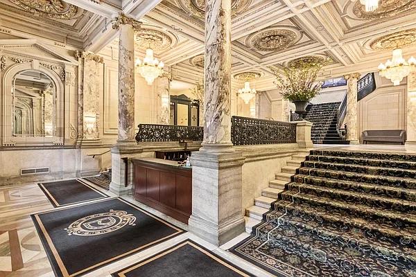240 CENTRE Street Unit: 4N