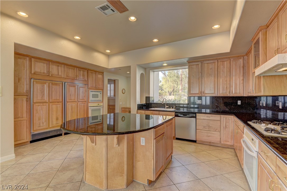 204 Luxaire Court