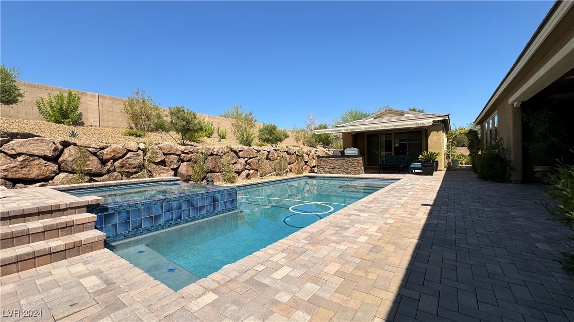 9782 Mountain Spruce Court