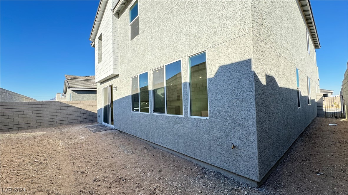 9937 Locking Biner Avenue