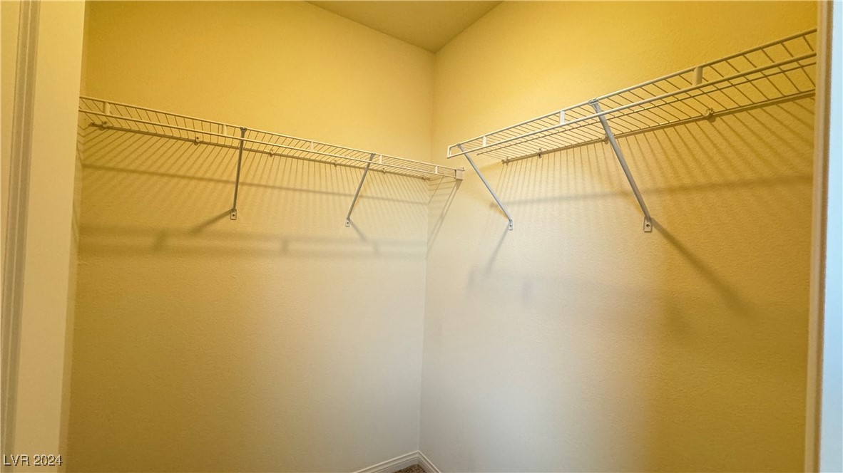 9937 Locking Biner Avenue