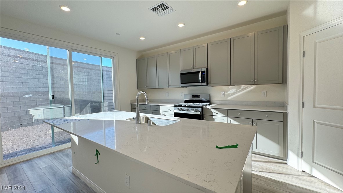 9937 Locking Biner Avenue