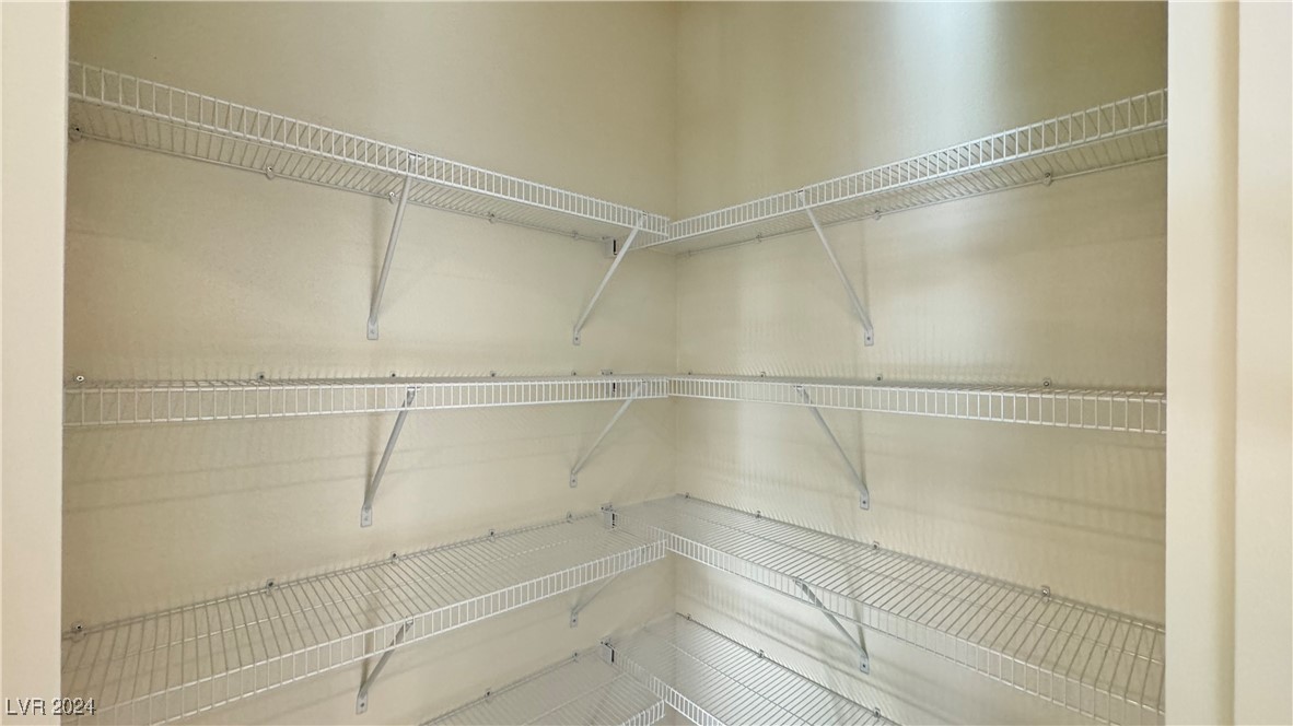 9937 Locking Biner Avenue