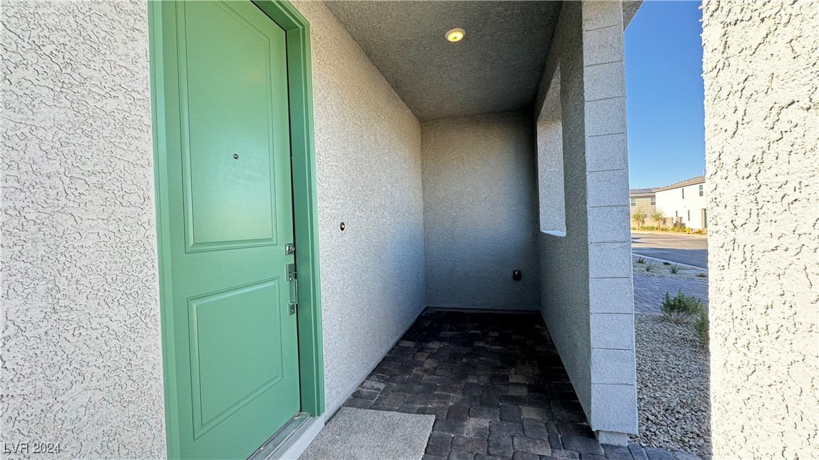 9937 Locking Biner Avenue