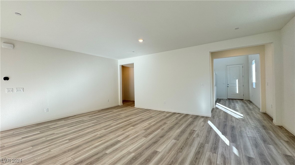 9937 Locking Biner Avenue