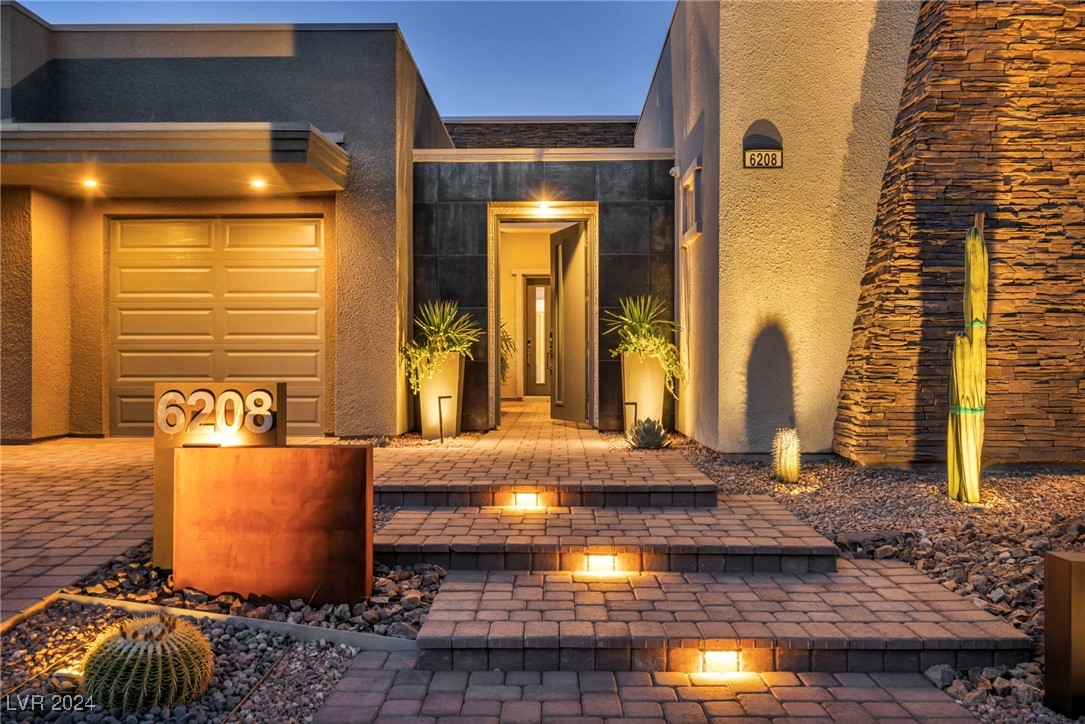 6208 Petroglyph Avenue