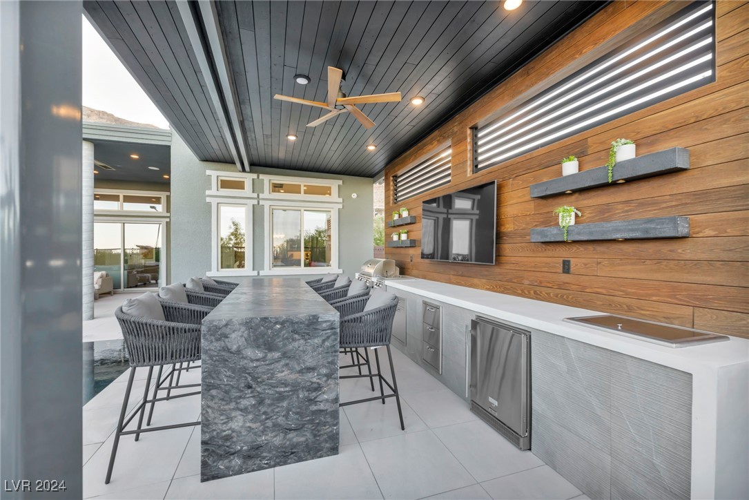 6208 Petroglyph Avenue