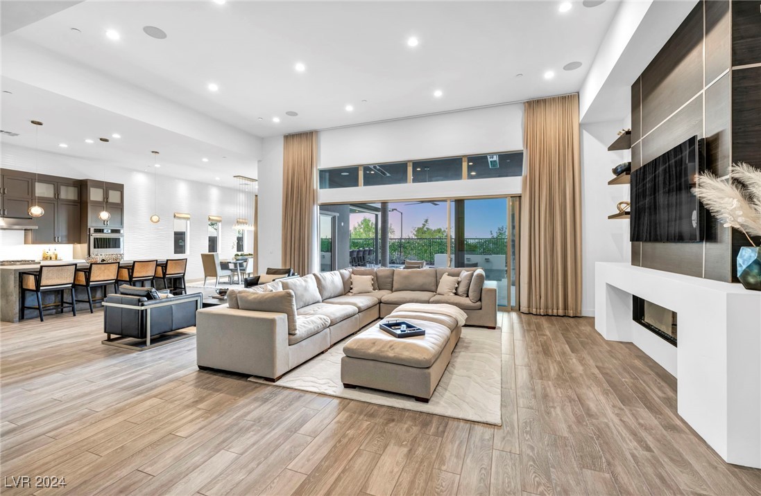 6208 Petroglyph Avenue