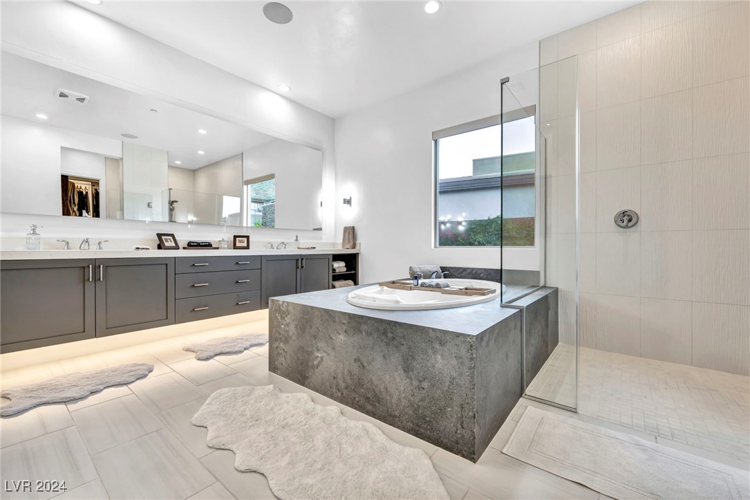 6208 Petroglyph Avenue