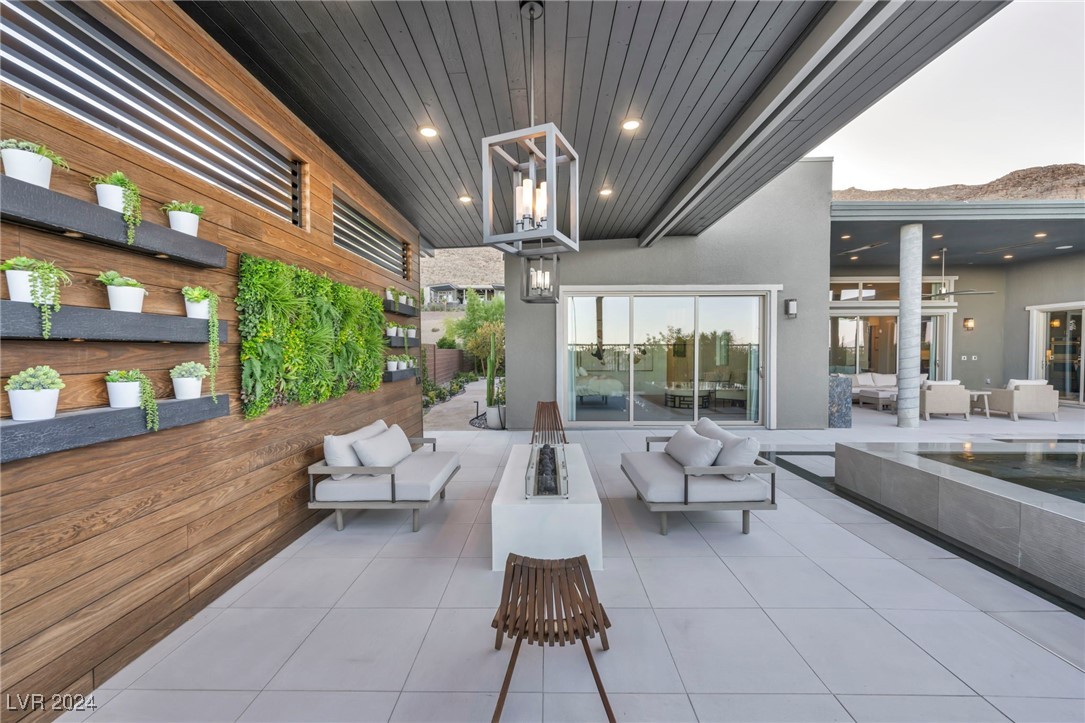 6208 Petroglyph Avenue