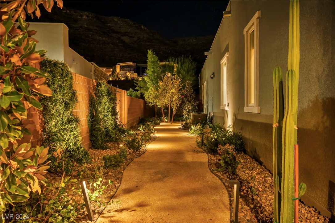 6208 Petroglyph Avenue