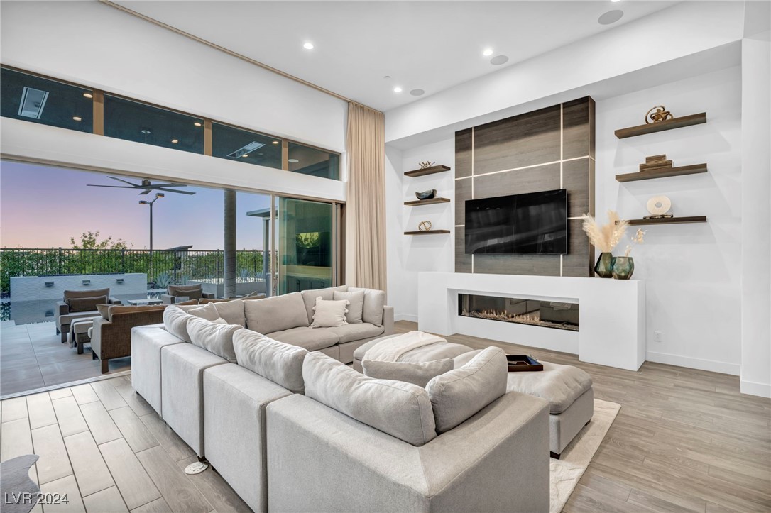 6208 Petroglyph Avenue