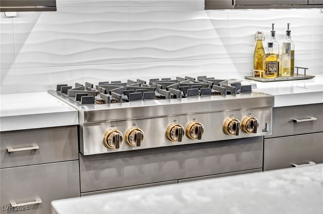 6208 Petroglyph Avenue