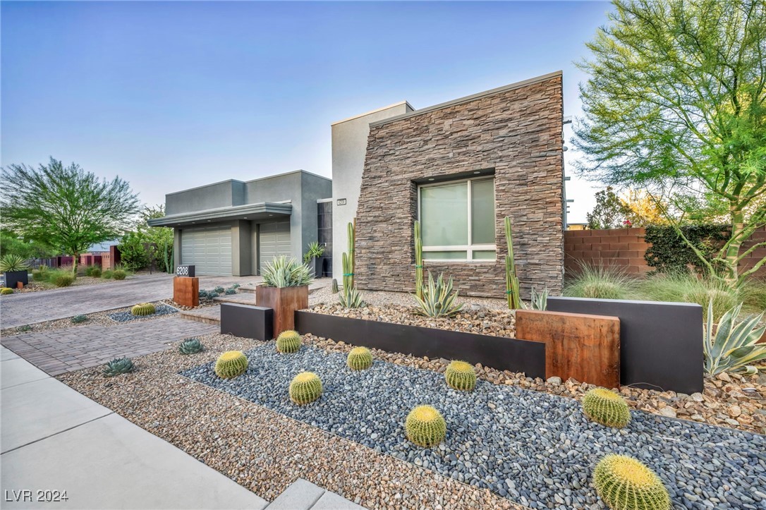 6208 Petroglyph Avenue