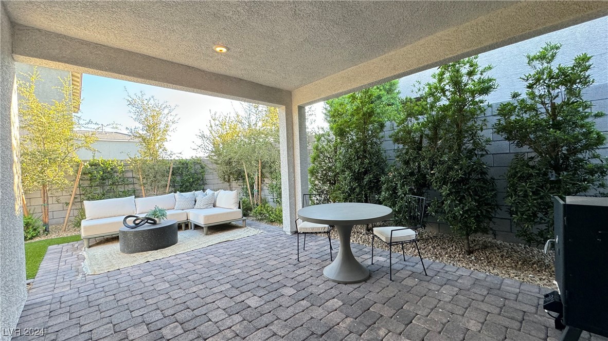 10175 Kern Peak Street