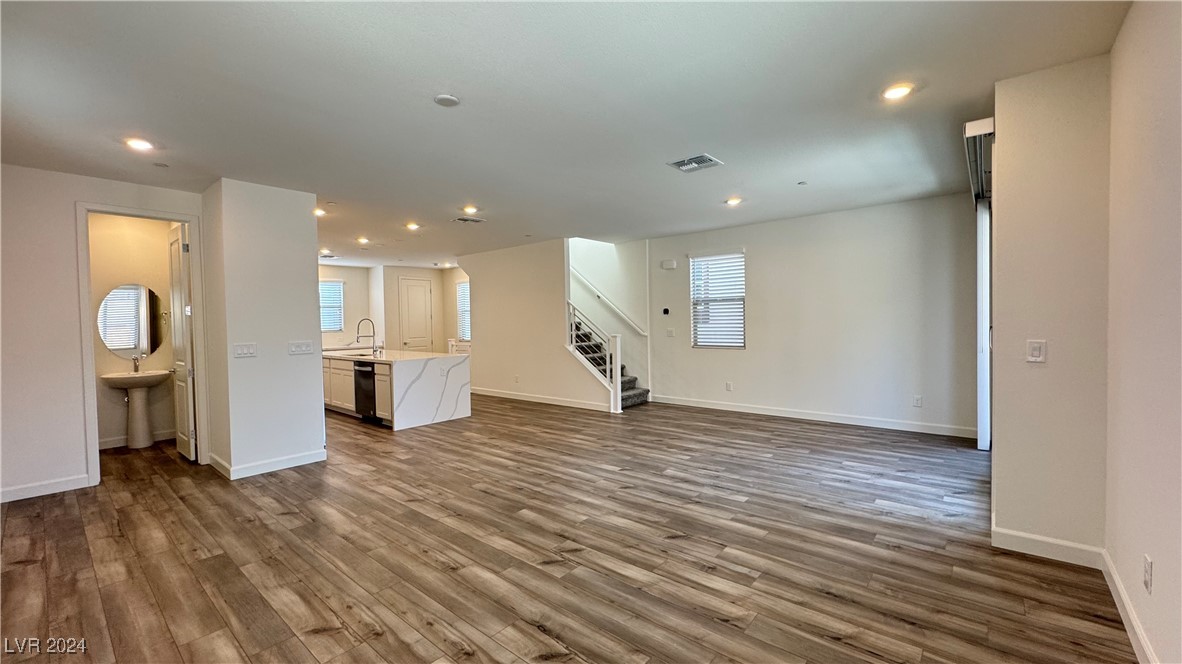 1429 Whistling Kite Street