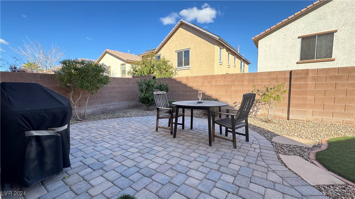 6024 Sierra Lakes Street