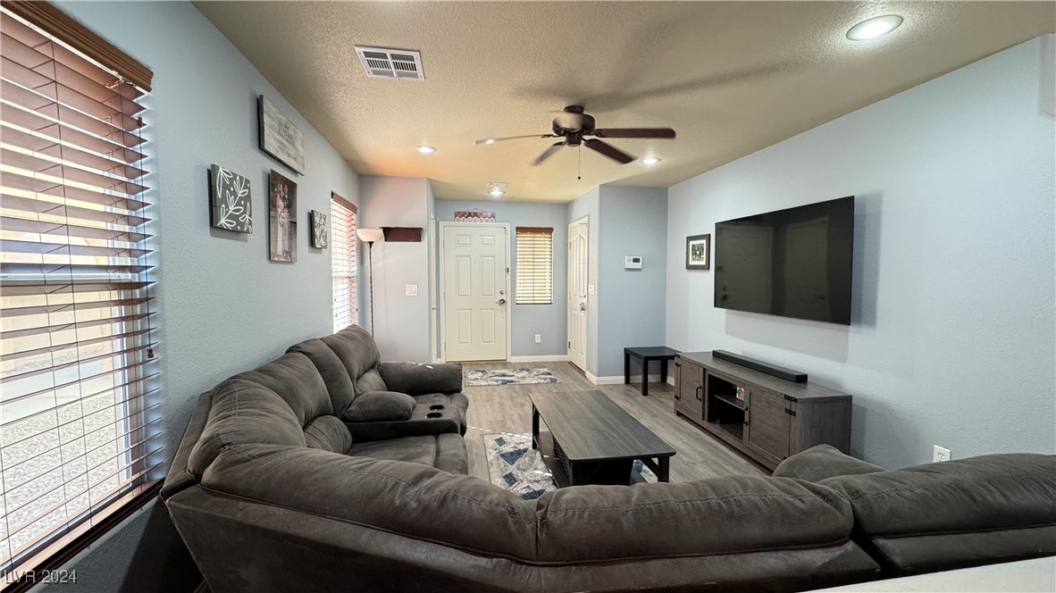 6024 Sierra Lakes Street