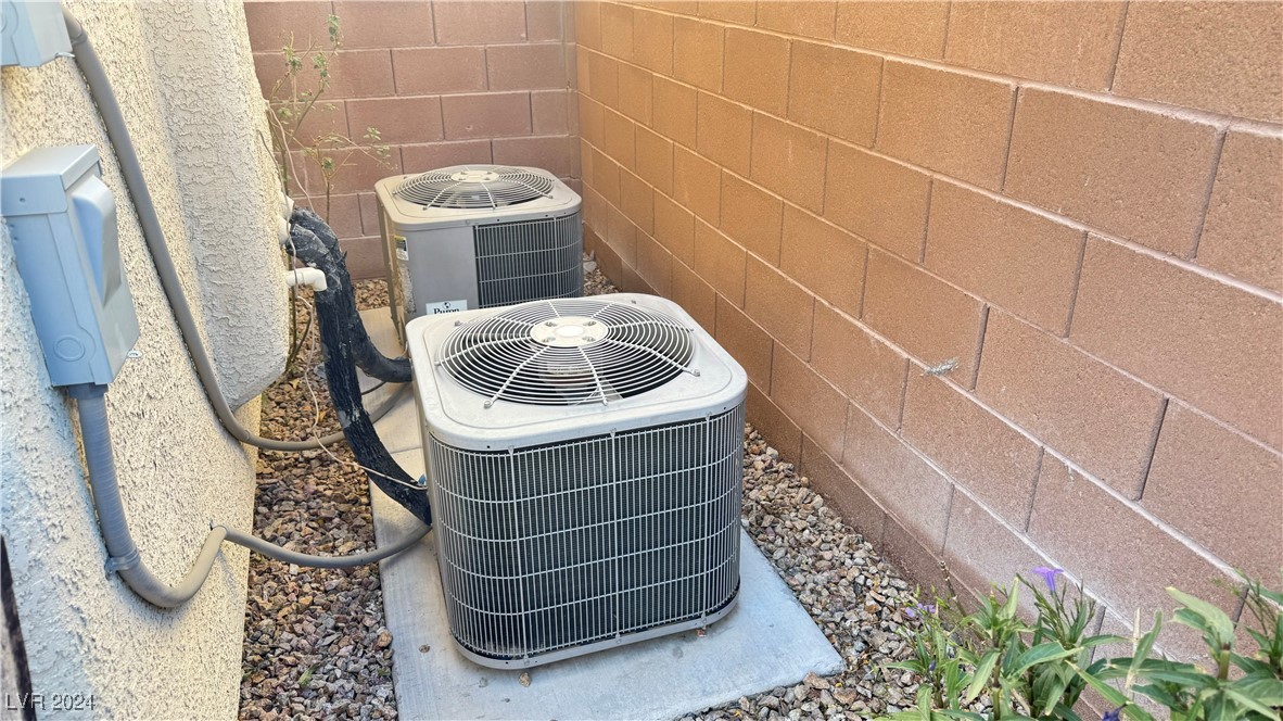 6024 Sierra Lakes Street