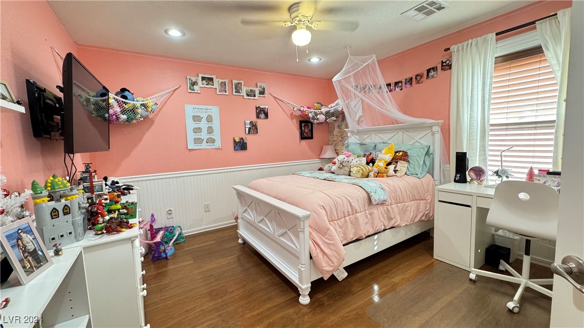 6024 Sierra Lakes Street