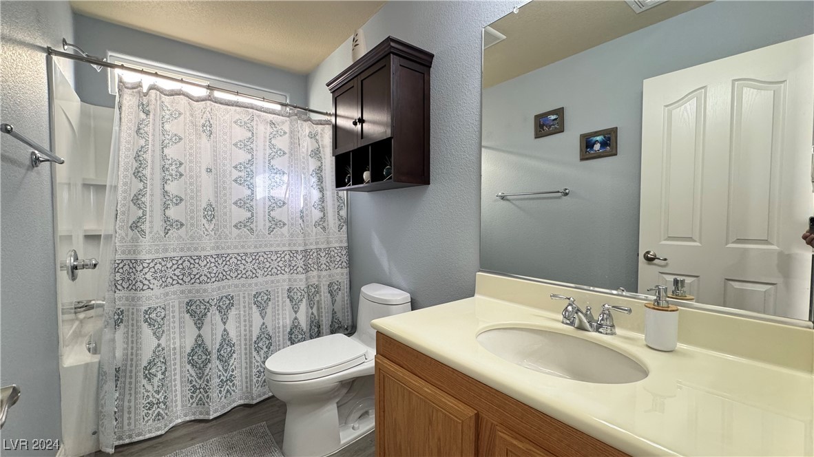 6024 Sierra Lakes Street