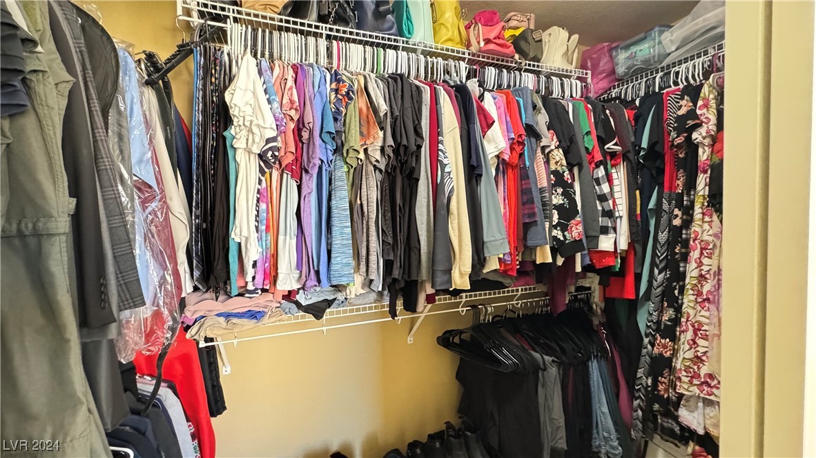 6024 Sierra Lakes Street