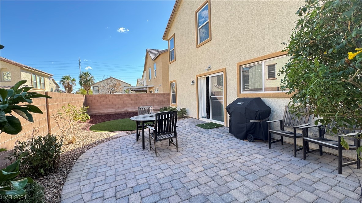 6024 Sierra Lakes Street