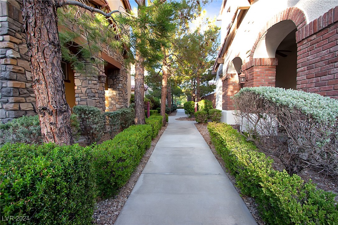 1866 Via Delle Arti 2101