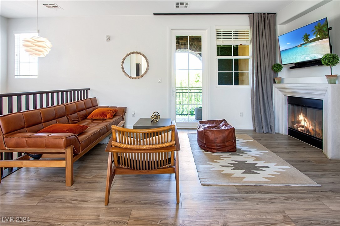 1866 Via Delle Arti 2101