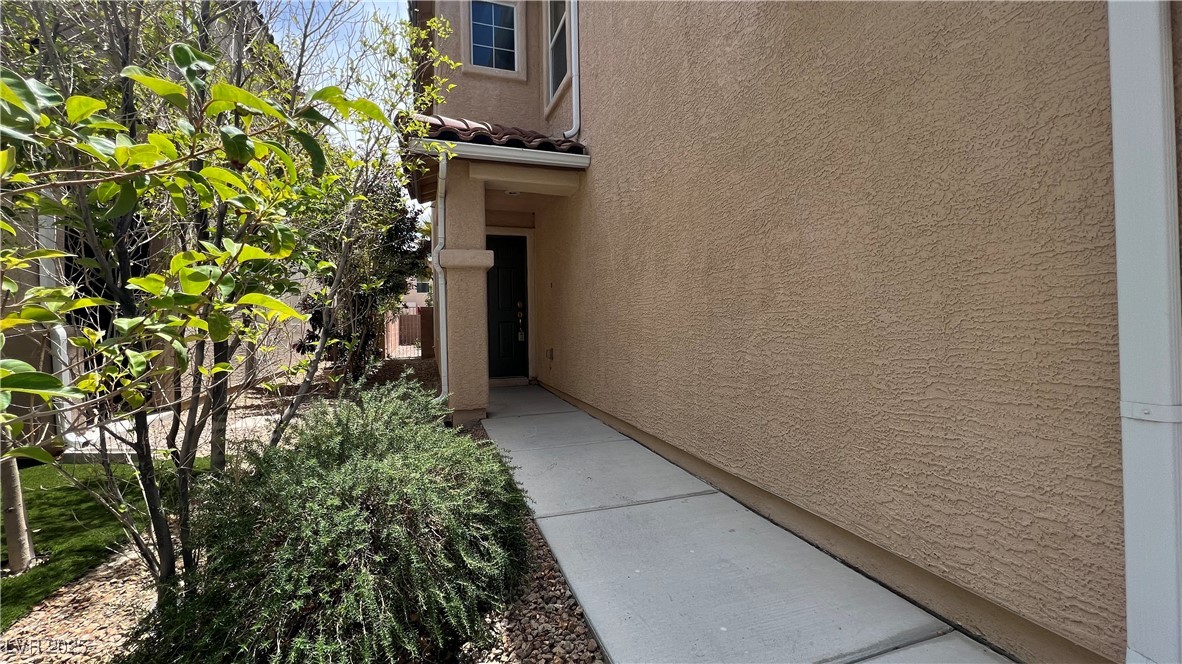 5209 Fireside Ranch Avenue