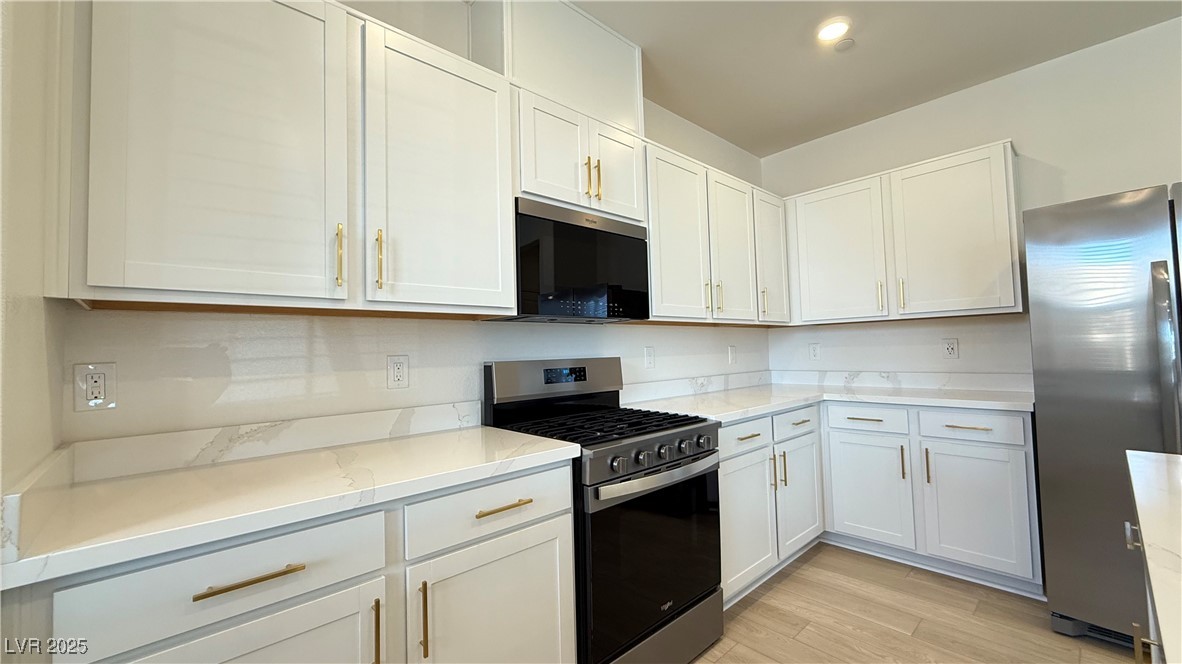 2720 Luzzi Walk
