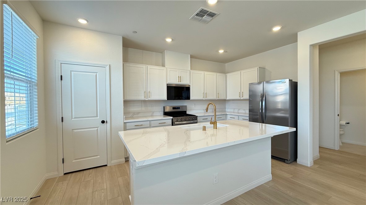2720 Luzzi Walk