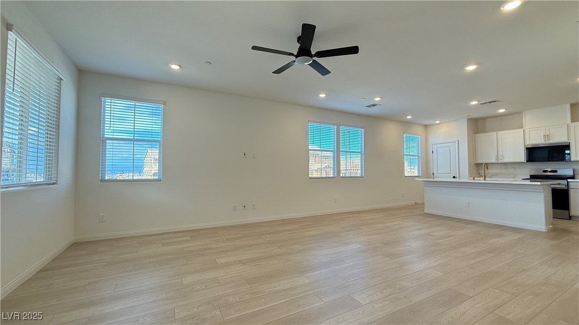 2720 Luzzi Walk