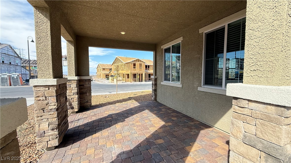 2720 Luzzi Walk